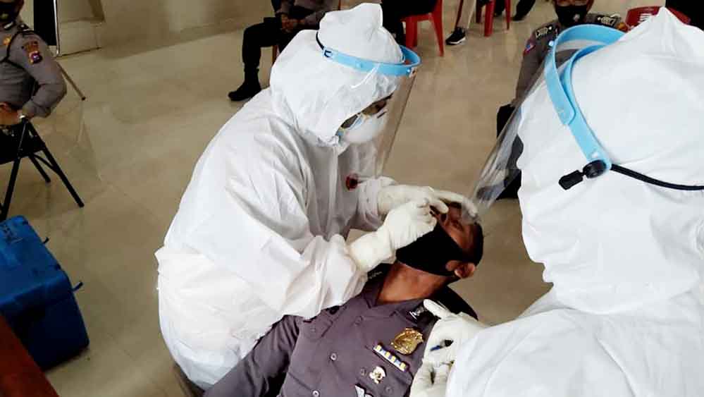 145 Personel Polres Solok Selatan Diswab