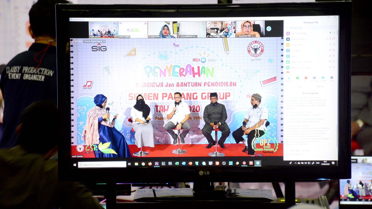 Semen Padang Salurkan Beasiswa untuk 837 Pelajar dan Mahasiswa Secara Virtual