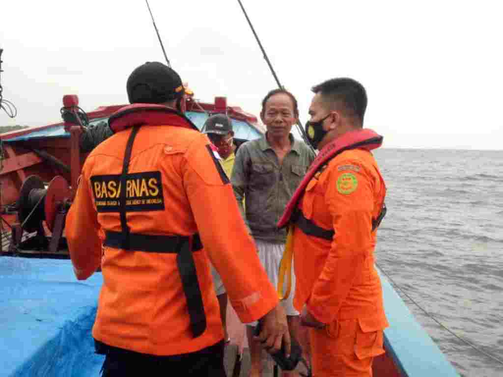 Kapal Mati Mesin di Laut Mentawai, 7 ABK Selamat