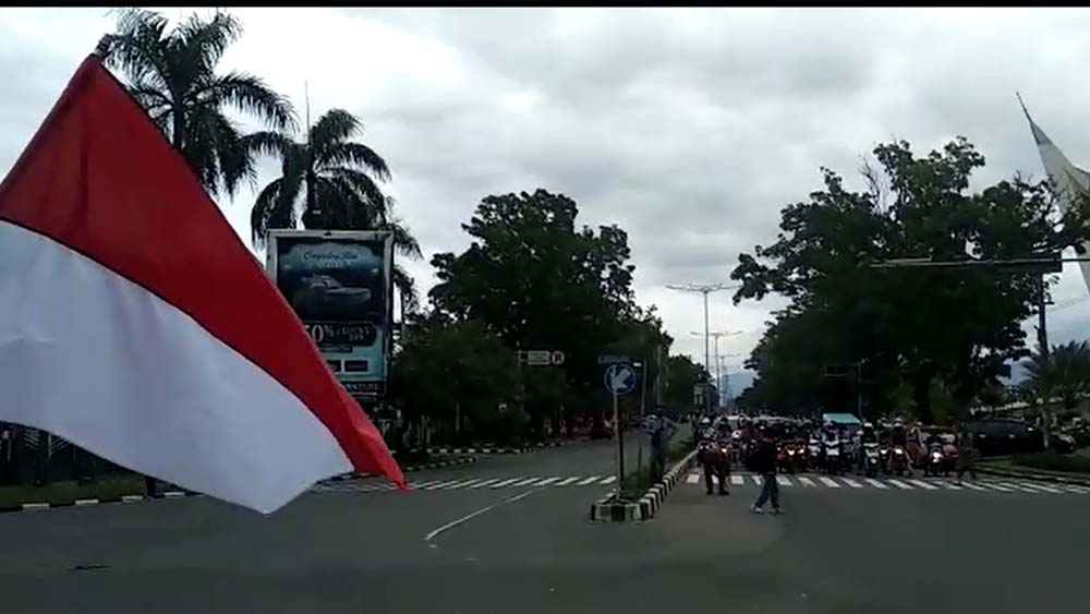 Video Detik-detik Upacara Kemerdekaan di Jalanan Kota Padang