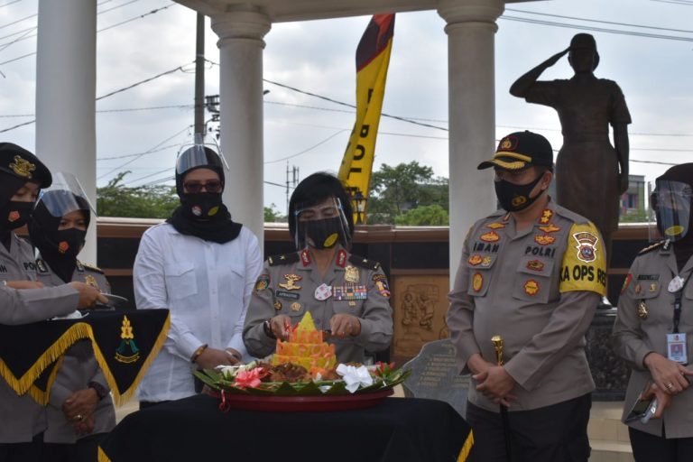 Tim Mabes Polri Napak Tilas Sejarah Polwan ke Bukittinggi