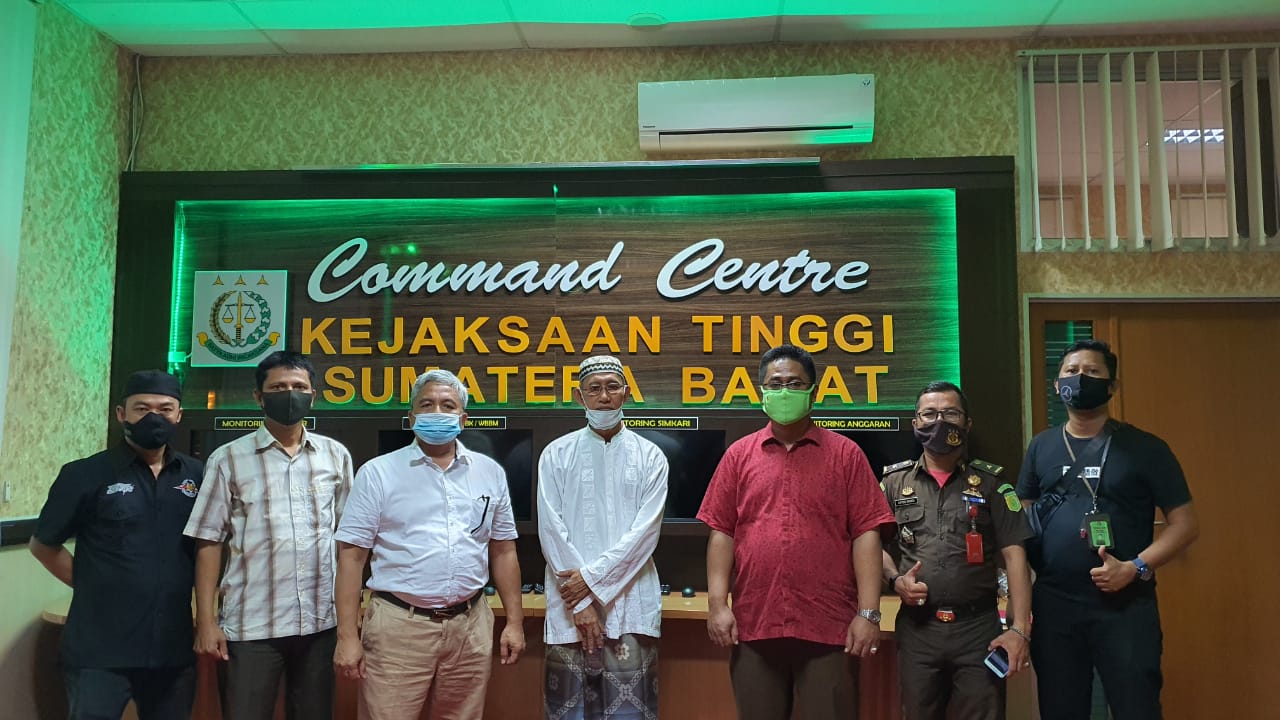 eks kadis Sawahlunto Sijunjung ditangkap karena korupsi.