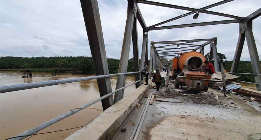 Bakal Dicat Warna-warni, Jembatan Pulai Dharmasraya Rampung Bulan Ini