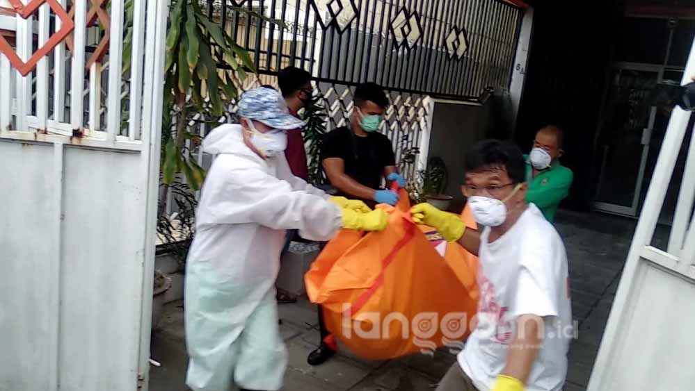 Jenazah Nenek di Padang