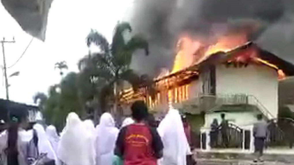 Gedung Asrama Tarbiyah Kapau di Agam Terbakar