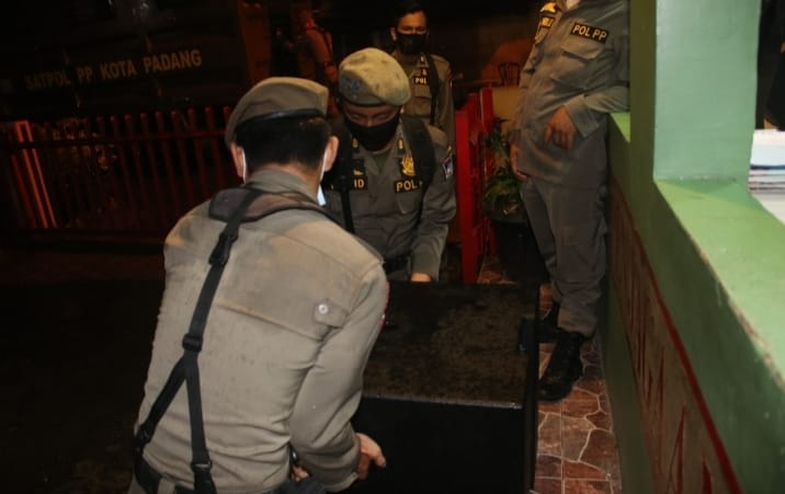 Resahkan Masyarakat, Satpol PP Sita Speaker dari Kafe di Padang