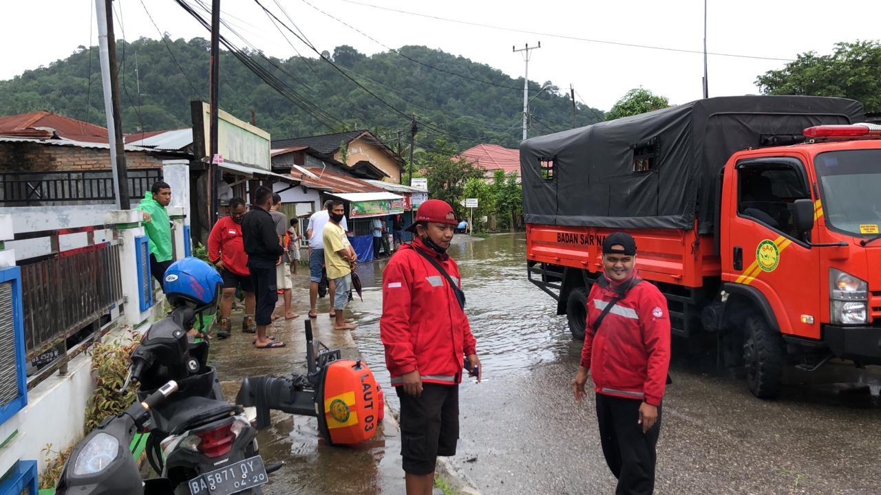 Padang Dilanda Banjir, Semen Padang Turunkan TRC