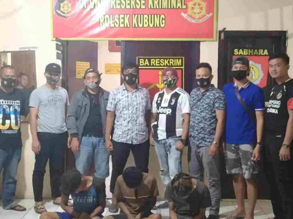 Tiga pencuri barang SMK ABW Salayo di Kabupaten Solok diringkus polisi. (Foto: Istimewa)