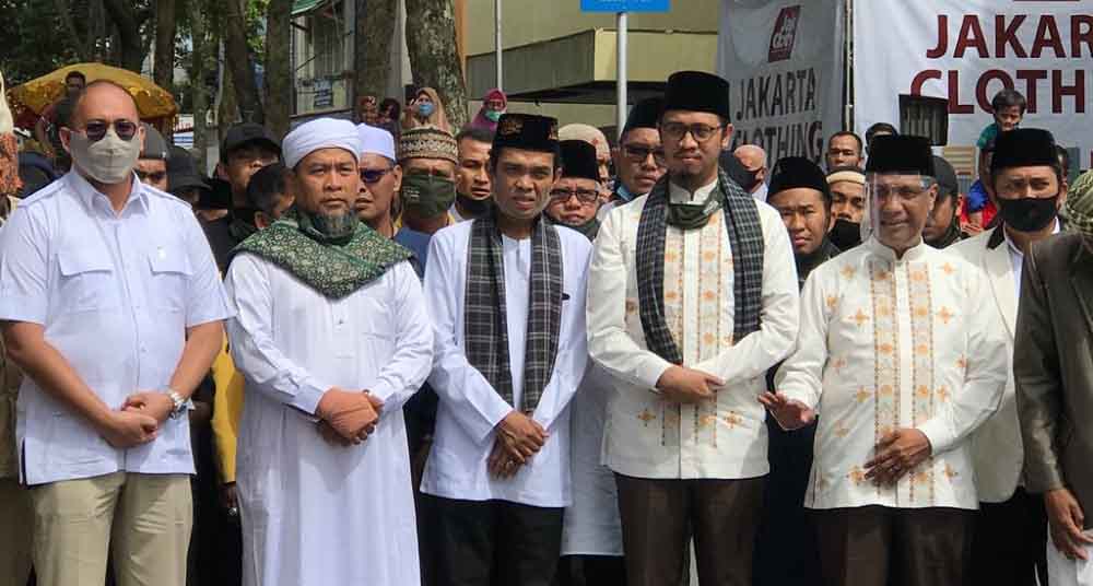 Ustaz Abdul Somad Antar Erman Safar-Marfendi Mendaftar ke KPU Bukittinggi