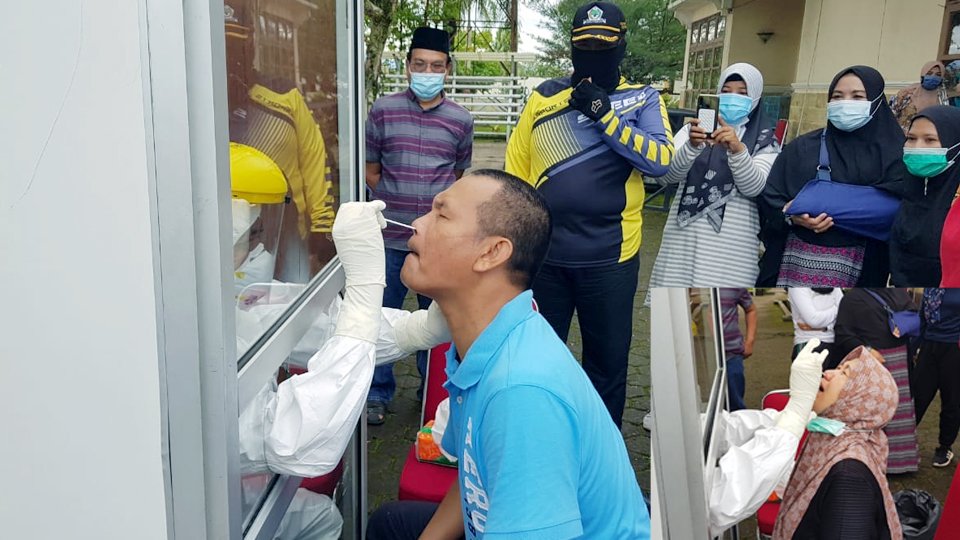 Wako Pariaman Genius Umar dan Istri Ikuti Tes Swab