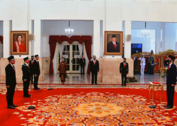 Presiden saat melantik Dubes LBBP di Istana Negara, Provinsi DKI Jakarta, Senin (14/9). (Foto: Humas/Ibrahim).
