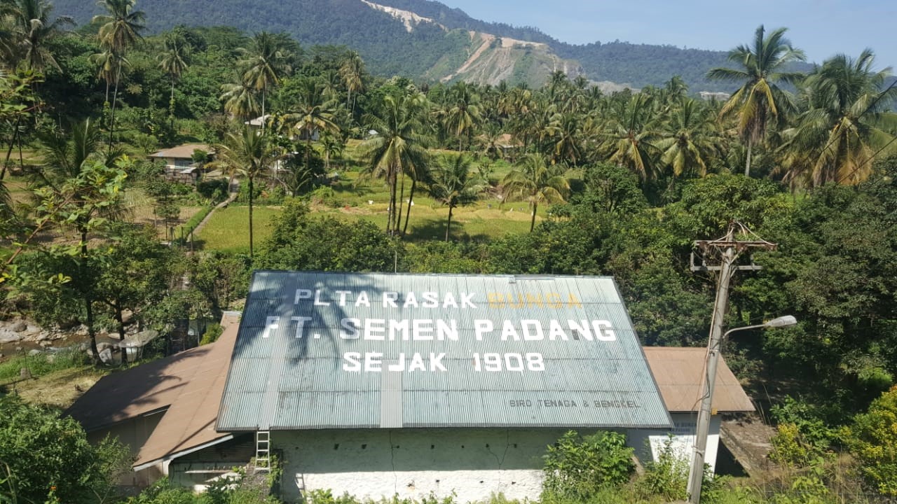 Sejak 1908, PLTA Rasak Bungo Terangi Lingkungan PT Semen Padang