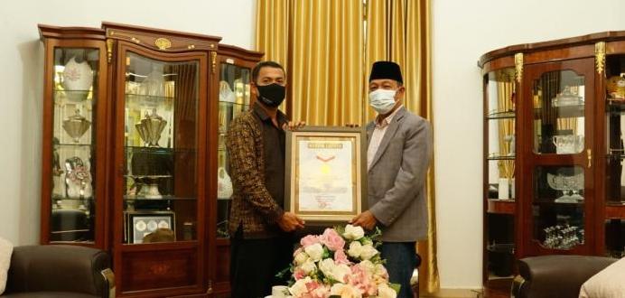 Tarmizi Rang Sumando Sungayang, Pemegang Rekor MURI Motivator Seminar Terbanyak