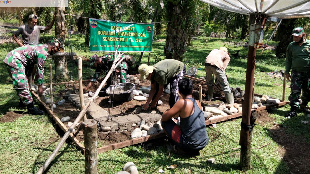 Saat Tentara Buatkan Jamban untuk Warga di Pesisir Selatan