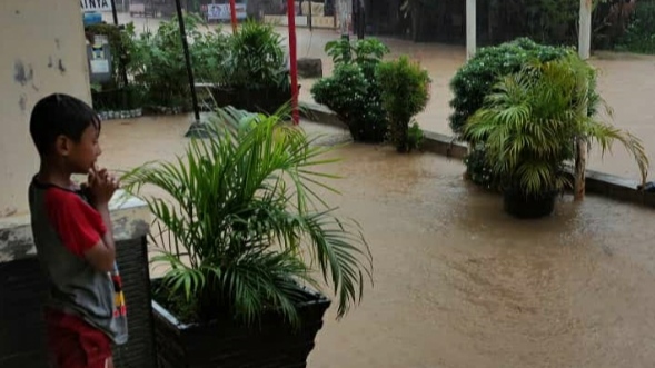 Hujan Deras Guyur Padang, Warga di Jondul Rawang Kebanjiran Lagi