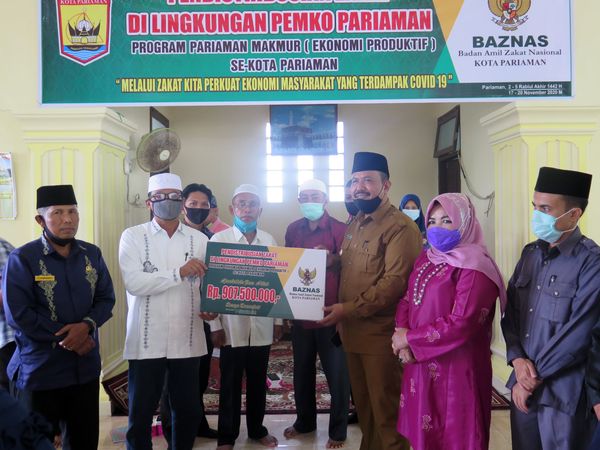 Pemerintah Kota Pariaman Bagikan Zakat Sebesar Rp219 Juta ke Pelaku UMKM