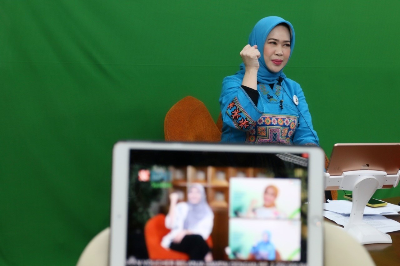 BNI Syariah Bersama Prita Ghozie Berikan Tips Investasi Selama Masa Resesi