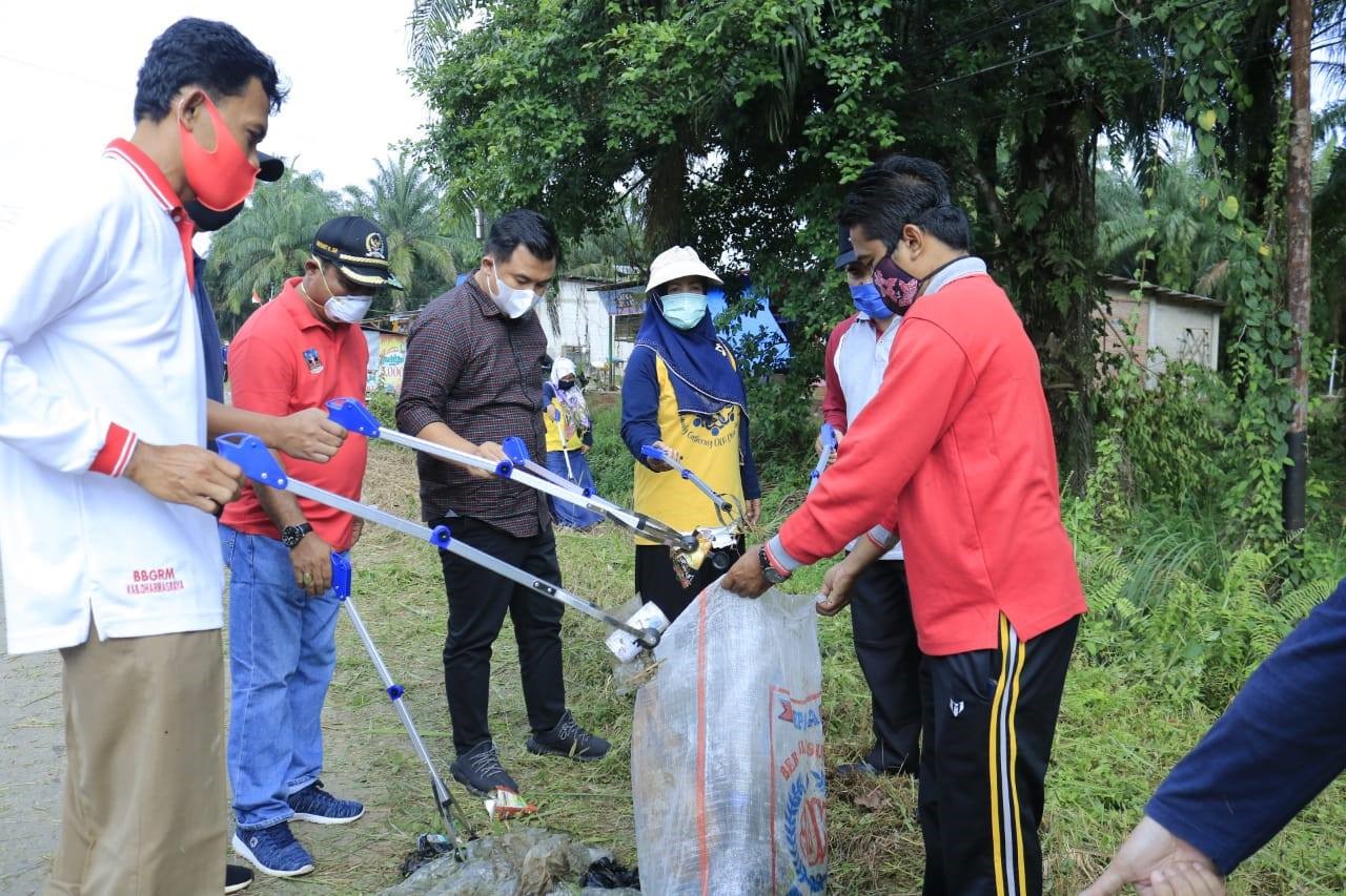 World Clean Up Day, Bupati Dharmasraya Pimpin Aksi Bersih Lingkungan