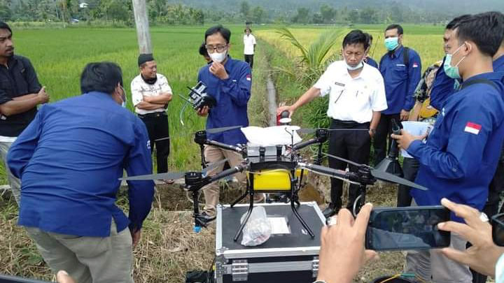 Lapan Ajarkan Penggunaan Drone untuk Tingkatkan Produksi Tani di Agam