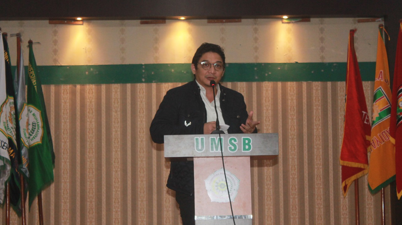 Hadiri Milad UMSB, Pasha Ungu Ajak Mahasiswa Jadi Generasi Siap Pakai