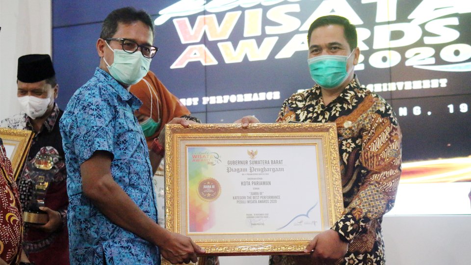 Kota Pariaman Raih Penghargaan Peduli Wisata Awards 2020 Kategori The Best Performance