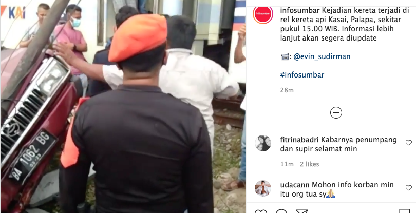 Kereta Api Tabrak Mobil Kijang Super di Kasai Padang Pariaman