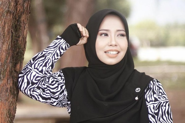 Video Lagu The Power of Love yang Membuat Vanny Vabiola Mendunia