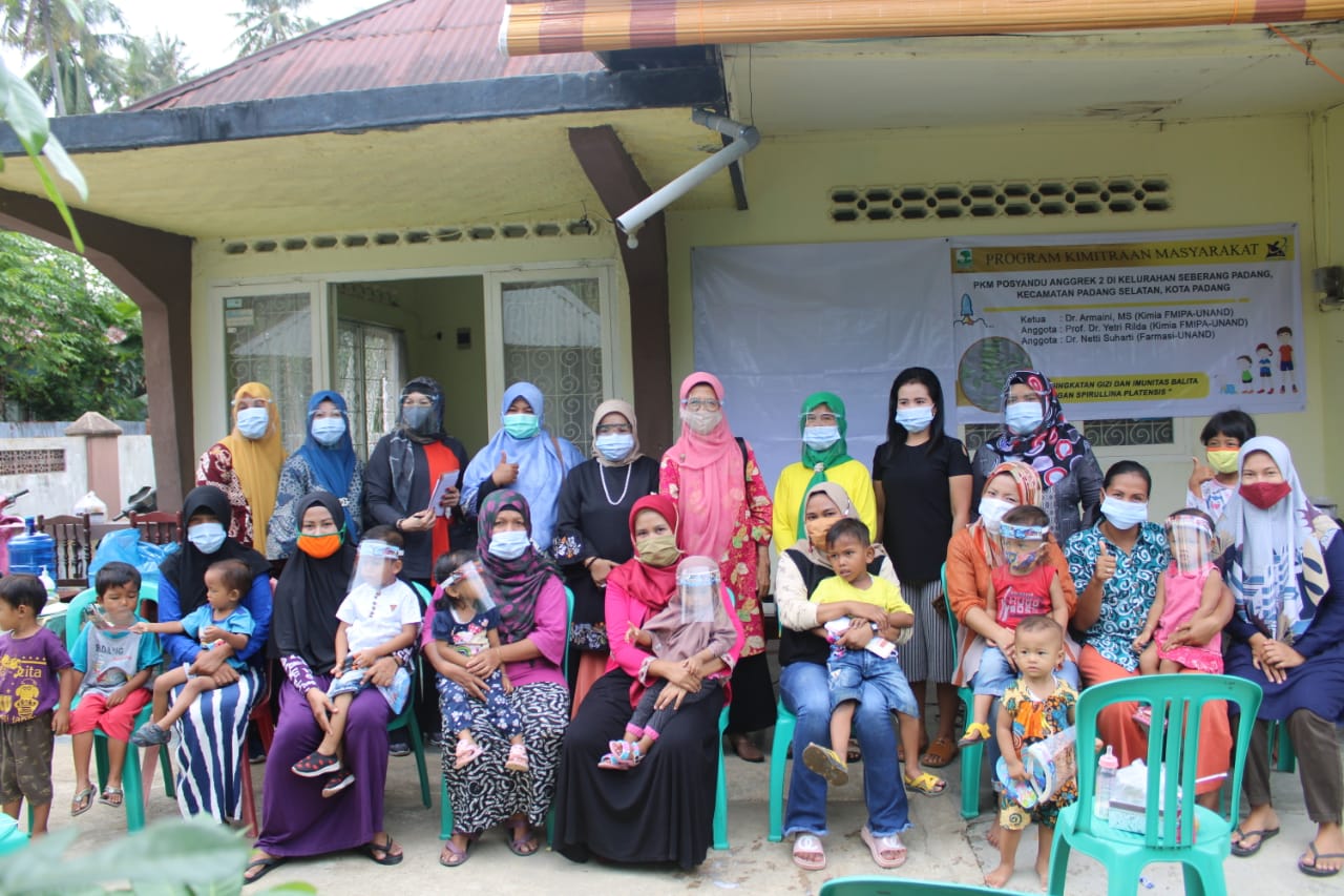 Dosen Unand Mengabdi di Posyandu Anggrek 2 Seberang Padang
