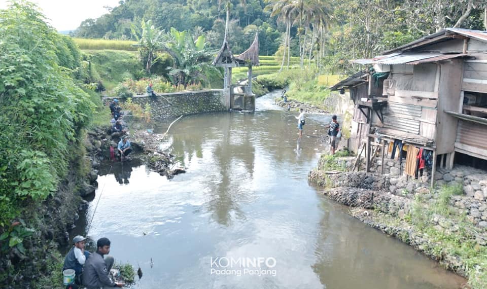 Adu Joran di Koto Katik Padang Panjang