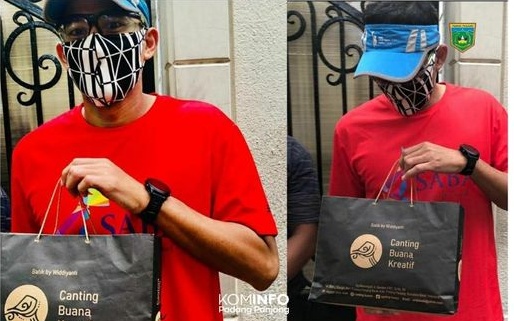 Sandiaga Uno Terima Batik dari Padang Panjang di Hari Pelantikan Menteri