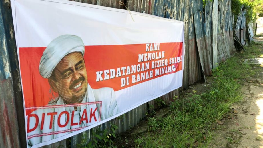 Spanduk Tolak Rizieq Muncul di Padang, PA 212: Sumbar Mayoritas Orang Kita
