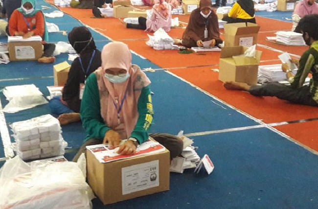 KPU Agam Temukan 2.705 Surat Suara Rusak