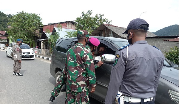 Langgar Perda AKB, Puluhan Wisatawan dan Pemilik Usaha Wisata di Pessel Kena Sanksi