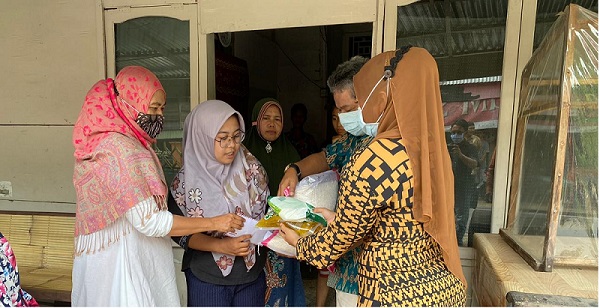 Kakak Beradik Yatim Piatu di Bungus Bersyukur Dibantu Andre Rosiade 