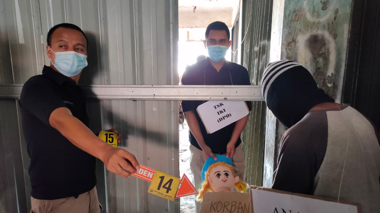 Pra Rekonstruksi Pembunuhan Pengamen Bukittinggi, Tersangka Peragakan 41 Adegan