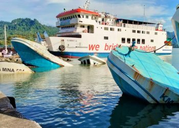 KM Inka Minna berbagai seri terbengkalai dan tak terurus di kawasan dermaga Pelabuhan Perikanan Samudera Bungus. (foto: Irwanda/langgam.id)