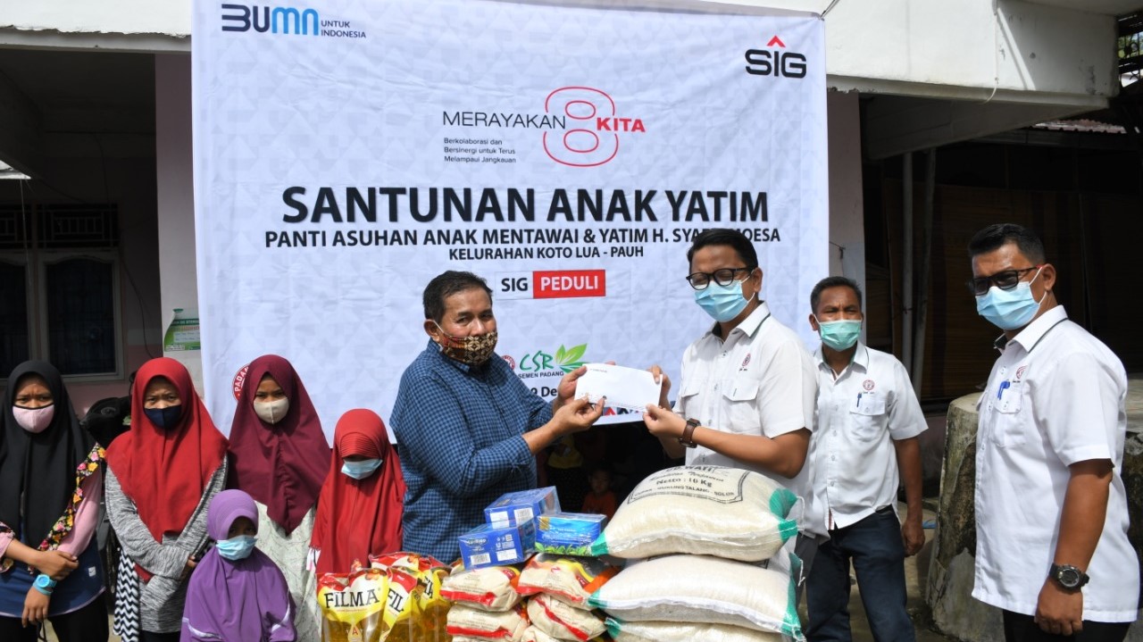 SIG Serahkan Santunan Tali Asih di Panti Asuhan H Syafri Moesa Gadut Padang