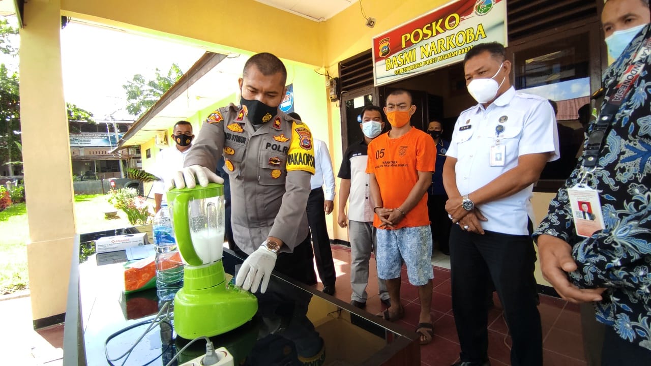 Polisi Musnahkan Belasan Paket Sabu dari Pengedar di Pasaman Barat