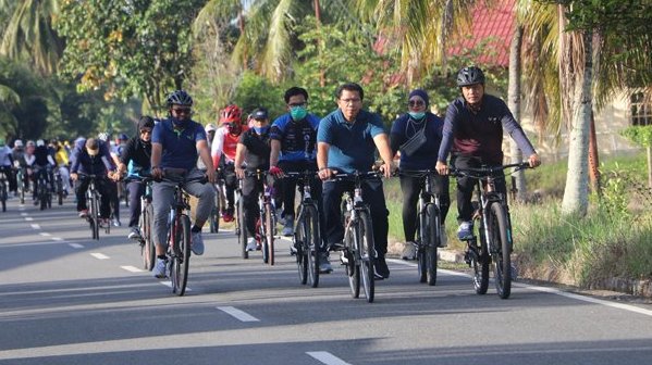 Genius Awali Kembali Jadi Wali Kota Pariaman dengan Bersepeda