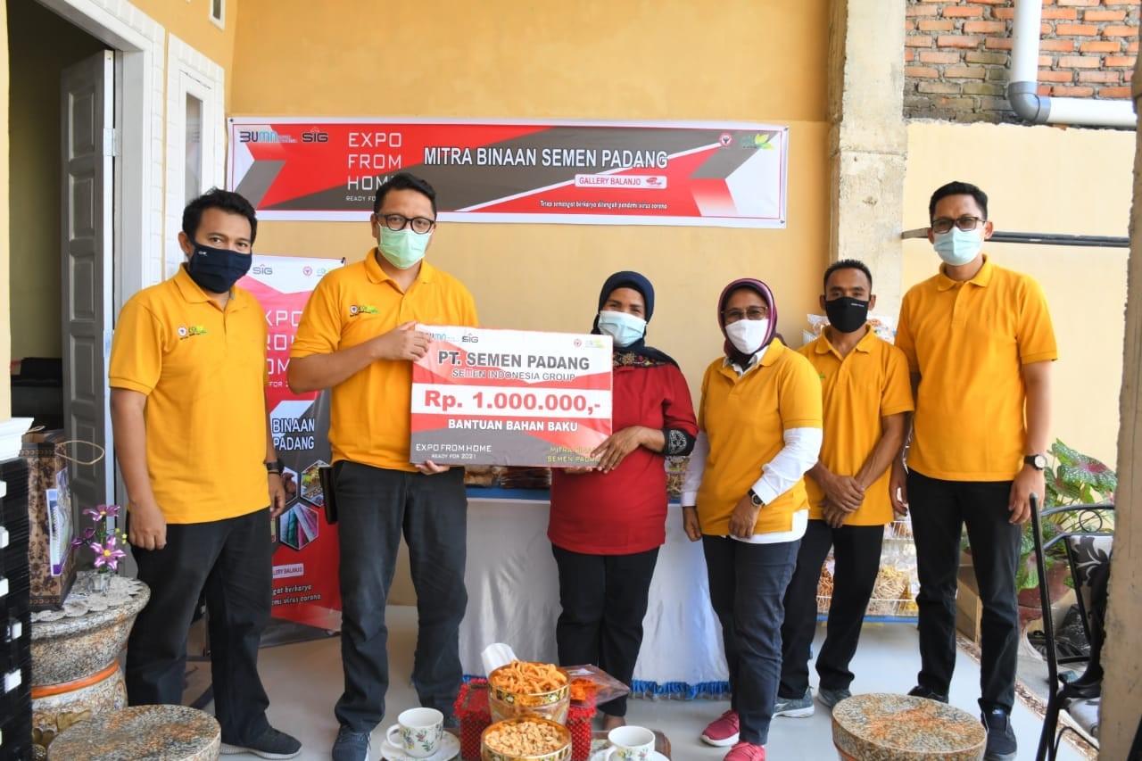 Semen Padang Gelar Mitra Binaan Expo From Home