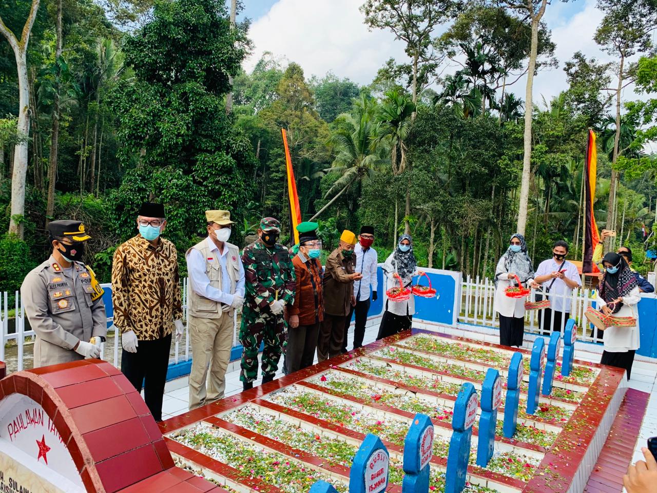 16 Tokoh Sipil Dan Militer Diberi Penghargaan Dalam Peringatan ...