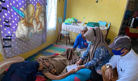 Alami Ginjal Bocor, Mahasiswi di Padang Pariaman Dibantu Andre Rosiade