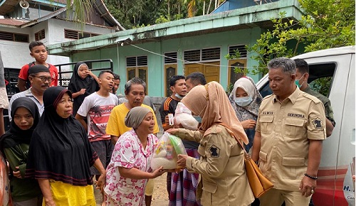Andre Rosiade Kirim Bantuan ke Ratusan Korban Banjir di Bungus Teluk Kabung