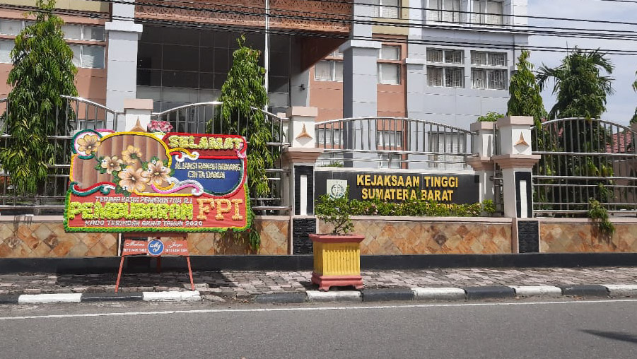 Dugaan kasus pemalsuan tanda‎ tangan Mamak Kepala Kaum Suku Koto Nan Baranam, Herry Chandra Dt. Kupiah telah dinyatakan lengkap atau P21