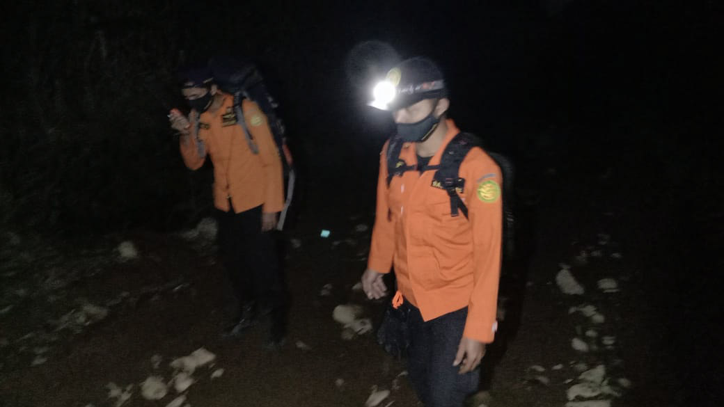 Tim SAR Selamatkan Dua Pendaki Asal Jambi di Gunung Talamau