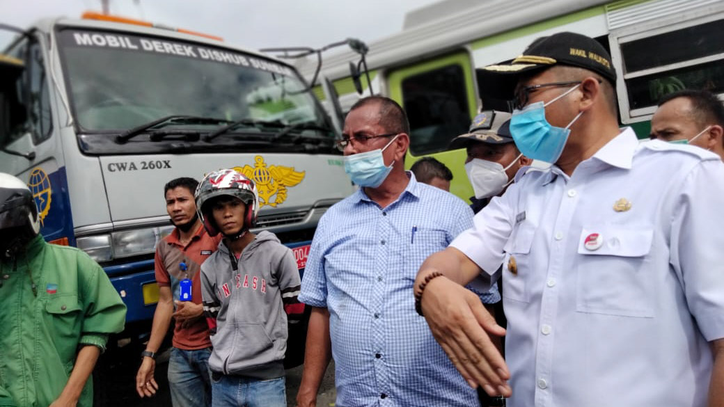 Tinjau Lokasi Kecelakaan, Wawako Disarankan Ganti Rute Trans Padang