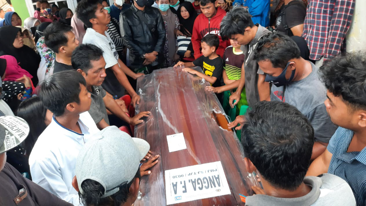 Tiba di Padang, Jenazah Angga Korban Sriwijaya Air Dimakamkan