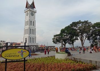 Kawasan Jam Gadang mulai dikunjungi wisatawan. (Foto: Dok.Istimewa), jam gadang ditutup