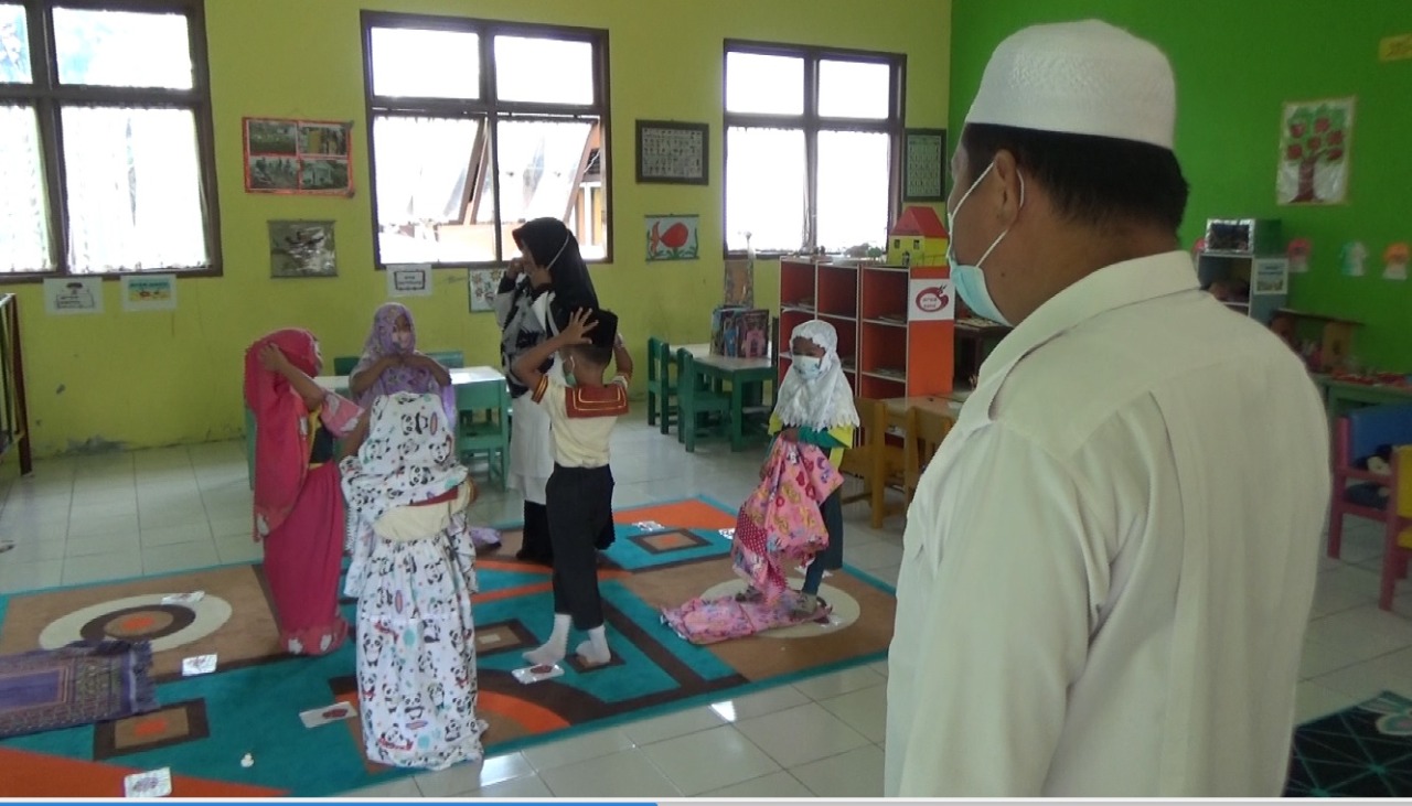 Dinas Pendidikan Pasbar memantau PBM tatap muka PAUD dan TK. (Foto: Ian)