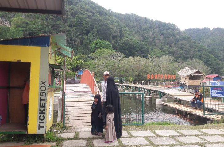 Kondisi objek wisata Banto Royo di Kabupaten Agam yang sepi pengunjung. (Foto: Dok. AMCNews.co.id)